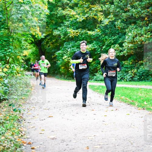 12.10.2025 - Bramfelder Halbmarathon 2025 Dr. Thomas Lammeyer http://msf.ph/oto/9355769 12.10.2025 10:54:47 Laufen 2538, 2035 meine-sportfotos.de