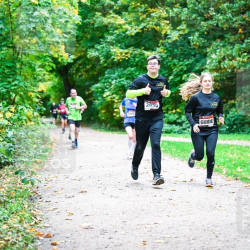 12.10.2025 - Bramfelder Halbmarathon 2025 Dr. Thomas Lammeyer http://msf.ph/oto/9355774 12.10.2025 10:54:48 Laufen 2593, 2035 meine-sportfotos.de