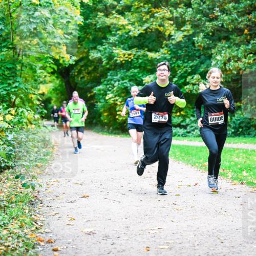 12.10.2025 - Bramfelder Halbmarathon 2025 Dr. Thomas Lammeyer http://msf.ph/oto/9355775 12.10.2025 10:54:48 Laufen 3538, 2593, 2038 meine-sportfotos.de