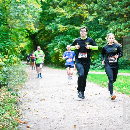 12.10.2025 - Bramfelder Halbmarathon 2025 Dr. Thomas Lammeyer http://msf.ph/oto/9355776 12.10.2025 10:54:48 Laufen 2593, 2038 meine-sportfotos.de
