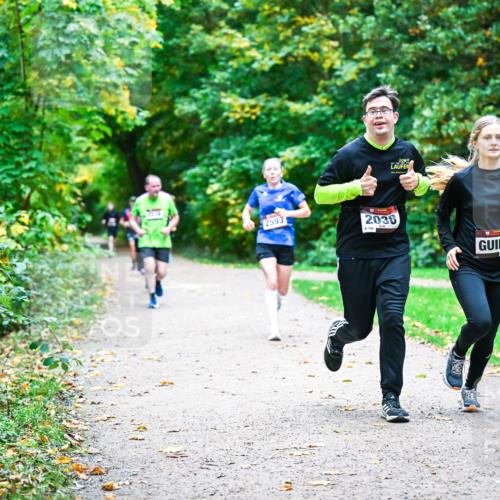 12.10.2025 - Bramfelder Halbmarathon 2025 Dr. Thomas Lammeyer http://msf.ph/oto/9355779 12.10.2025 10:54:49 Laufen 2593, 2038, 156 meine-sportfotos.de