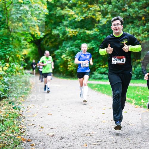 12.10.2025 - Bramfelder Halbmarathon 2025 Dr. Thomas Lammeyer http://msf.ph/oto/9355781 12.10.2025 10:54:49 Laufen 2593, 2038, 156 meine-sportfotos.de