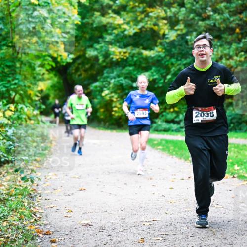 12.10.2025 - Bramfelder Halbmarathon 2025 Dr. Thomas Lammeyer http://msf.ph/oto/9355782 12.10.2025 10:54:49 Laufen 2593, 2038, 156, 138 meine-sportfotos.de