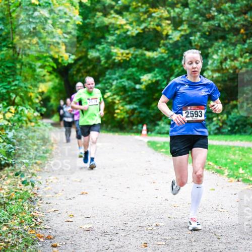 12.10.2025 - Bramfelder Halbmarathon 2025 Dr. Thomas Lammeyer http://msf.ph/oto/9355788 12.10.2025 10:54:50 Laufen 2593 meine-sportfotos.de