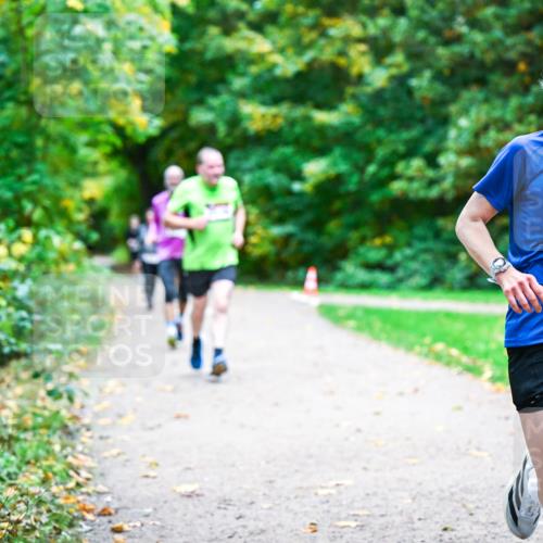 12.10.2025 - Bramfelder Halbmarathon 2025 Dr. Thomas Lammeyer http://msf.ph/oto/9355793 12.10.2025 10:54:51 Laufen 2593 meine-sportfotos.de