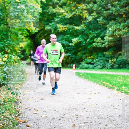 12.10.2025 - Bramfelder Halbmarathon 2025 Dr. Thomas Lammeyer http://msf.ph/oto/9355794 12.10.2025 10:54:51 Laufen 2538 meine-sportfotos.de