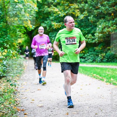 12.10.2025 - Bramfelder Halbmarathon 2025 Dr. Thomas Lammeyer http://msf.ph/oto/9355804 12.10.2025 10:54:53 Laufen 2982, 2538 meine-sportfotos.de