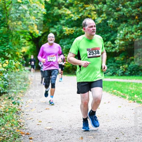 12.10.2025 - Bramfelder Halbmarathon 2025 Dr. Thomas Lammeyer http://msf.ph/oto/9355805 12.10.2025 10:54:53 Laufen 2982, 2538 meine-sportfotos.de