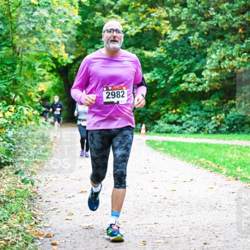 12.10.2025 - Bramfelder Halbmarathon 2025 Dr. Thomas Lammeyer http://msf.ph/oto/9355810 12.10.2025 10:54:54 Laufen 2982, 8127 meine-sportfotos.de