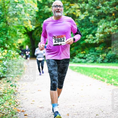 12.10.2025 - Bramfelder Halbmarathon 2025 Dr. Thomas Lammeyer http://msf.ph/oto/9355812 12.10.2025 10:54:55 Laufen 2982, 127 meine-sportfotos.de
