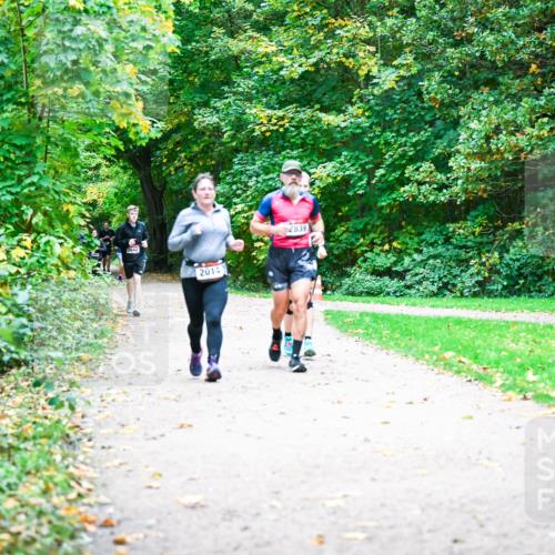 12.10.2025 - Bramfelder Halbmarathon 2025 Dr. Thomas Lammeyer http://msf.ph/oto/9355817 12.10.2025 10:54:56 Laufen 2642, 2014, 2839 meine-sportfotos.de