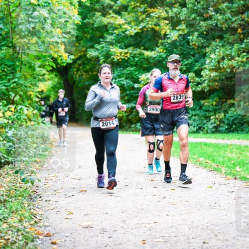 12.10.2025 - Bramfelder Halbmarathon 2025 Dr. Thomas Lammeyer http://msf.ph/oto/9355827 12.10.2025 10:54:58 Laufen 2843, 2014, 2900, 2839 meine-sportfotos.de