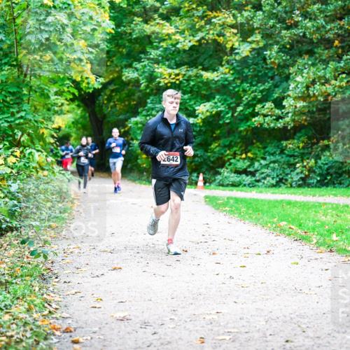 12.10.2025 - Bramfelder Halbmarathon 2025 Dr. Thomas Lammeyer http://msf.ph/oto/9355857 12.10.2025 10:55:02 Laufen 2642 meine-sportfotos.de