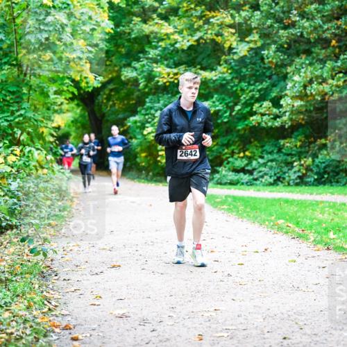 12.10.2025 - Bramfelder Halbmarathon 2025 Dr. Thomas Lammeyer http://msf.ph/oto/9355861 12.10.2025 10:55:03 Laufen 2642 meine-sportfotos.de
