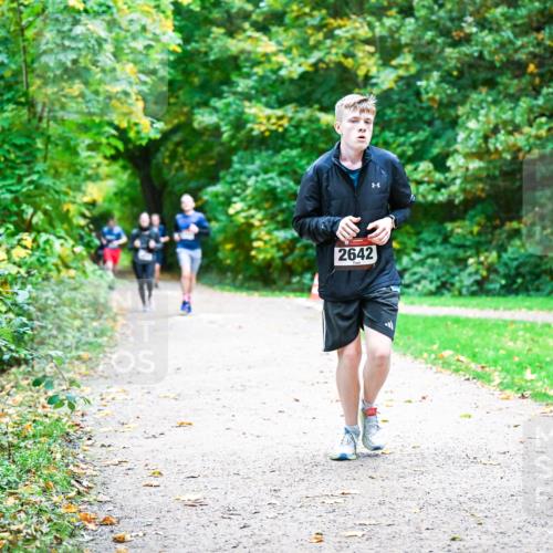 12.10.2025 - Bramfelder Halbmarathon 2025 Dr. Thomas Lammeyer http://msf.ph/oto/9355866 12.10.2025 10:55:03 Laufen 2642 meine-sportfotos.de