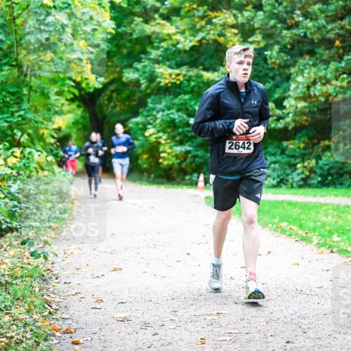 12.10.2025 - Bramfelder Halbmarathon 2025 Dr. Thomas Lammeyer http://msf.ph/oto/9355867 12.10.2025 10:55:04 Laufen 2642 meine-sportfotos.de