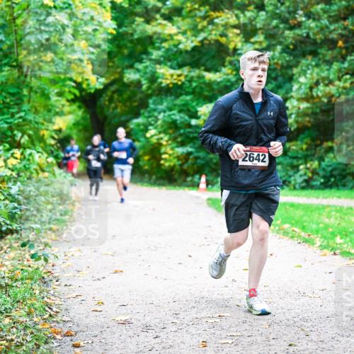12.10.2025 - Bramfelder Halbmarathon 2025 Dr. Thomas Lammeyer http://msf.ph/oto/9355868 12.10.2025 10:55:04 Laufen 2642 meine-sportfotos.de