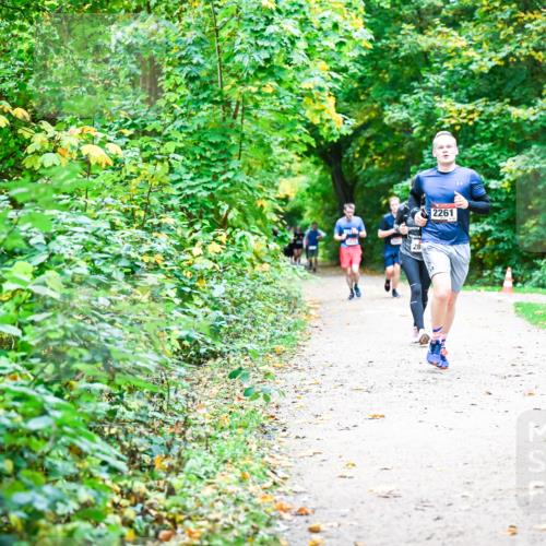 12.10.2025 - Bramfelder Halbmarathon 2025 Dr. Thomas Lammeyer http://msf.ph/oto/9355874 12.10.2025 10:55:07 Laufen 28, 2261 meine-sportfotos.de