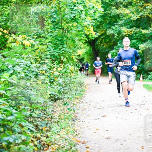 12.10.2025 - Bramfelder Halbmarathon 2025 Dr. Thomas Lammeyer http://msf.ph/oto/9355876 12.10.2025 10:55:08 Laufen 2261 meine-sportfotos.de