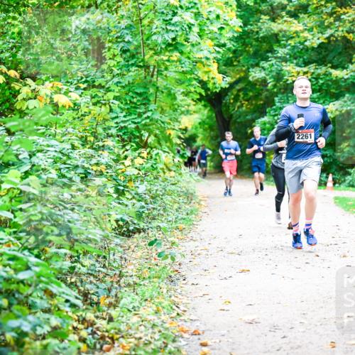 12.10.2025 - Bramfelder Halbmarathon 2025 Dr. Thomas Lammeyer http://msf.ph/oto/9355877 12.10.2025 10:55:08 Laufen 2261 meine-sportfotos.de