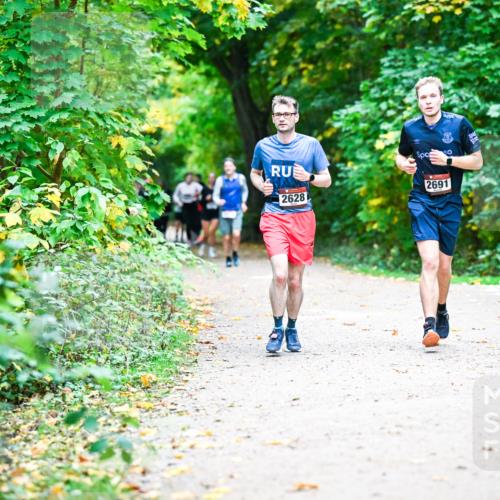 12.10.2025 - Bramfelder Halbmarathon 2025 Dr. Thomas Lammeyer http://msf.ph/oto/9355898 12.10.2025 10:55:12 Laufen 2628, 2691 meine-sportfotos.de