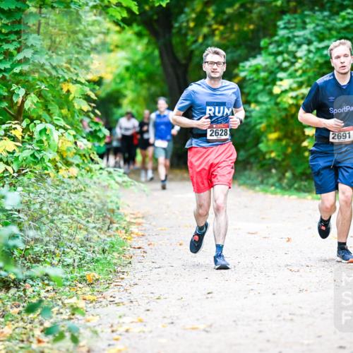 12.10.2025 - Bramfelder Halbmarathon 2025 Dr. Thomas Lammeyer http://msf.ph/oto/9355902 12.10.2025 10:55:12 Laufen 2024, 2628, 2691 meine-sportfotos.de