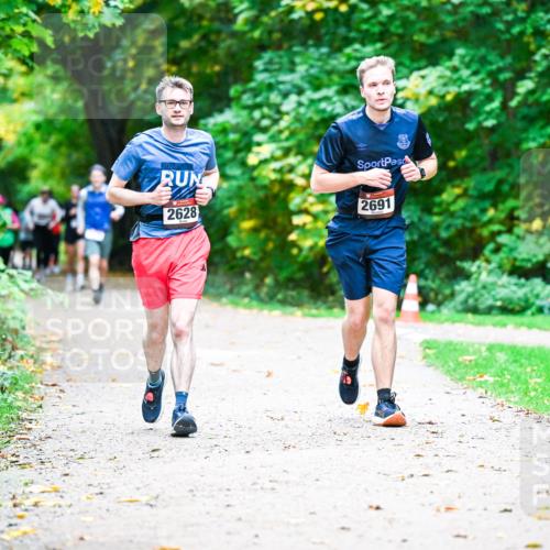 12.10.2025 - Bramfelder Halbmarathon 2025 Dr. Thomas Lammeyer http://msf.ph/oto/9355904 12.10.2025 10:55:13 Laufen 2024, 2628, 2691 meine-sportfotos.de