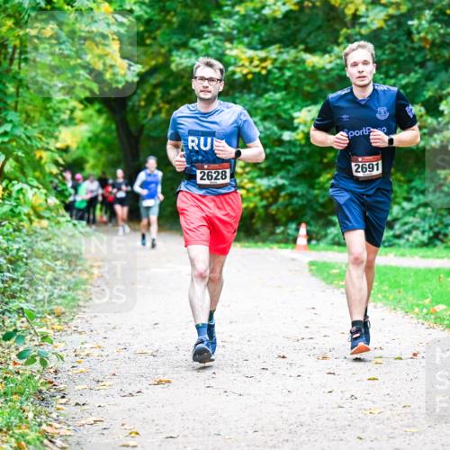 12.10.2025 - Bramfelder Halbmarathon 2025 Dr. Thomas Lammeyer http://msf.ph/oto/9355918 12.10.2025 10:55:15 Laufen 2024, 2628, 2691 meine-sportfotos.de