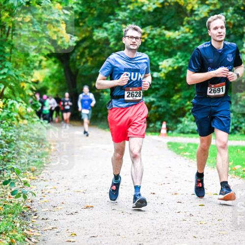 12.10.2025 - Bramfelder Halbmarathon 2025 Dr. Thomas Lammeyer http://msf.ph/oto/9355921 12.10.2025 10:55:15 Laufen 2024, 2628, 2691 meine-sportfotos.de