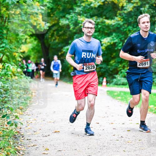 12.10.2025 - Bramfelder Halbmarathon 2025 Dr. Thomas Lammeyer http://msf.ph/oto/9355922 12.10.2025 10:55:15 Laufen 2024, 2628, 2691 meine-sportfotos.de