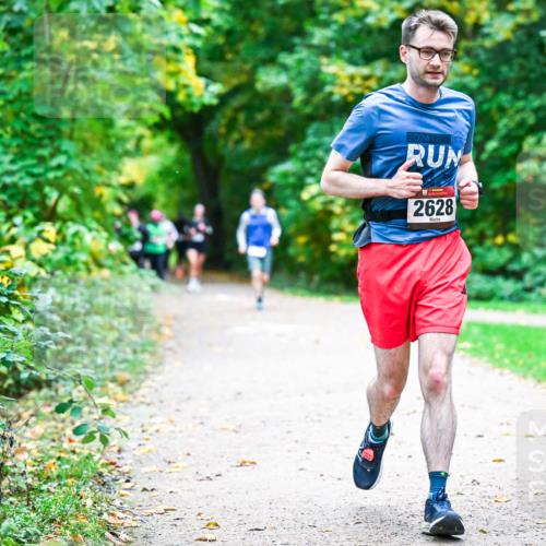 12.10.2025 - Bramfelder Halbmarathon 2025 Dr. Thomas Lammeyer http://msf.ph/oto/9355927 12.10.2025 10:55:16 Laufen 2024, 2628, 2691 meine-sportfotos.de