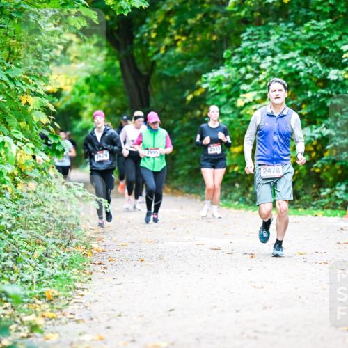 12.10.2025 - Bramfelder Halbmarathon 2025 Dr. Thomas Lammeyer http://msf.ph/oto/9355932 12.10.2025 10:55:19 Laufen 2629, 2995, 2923, 2478 meine-sportfotos.de