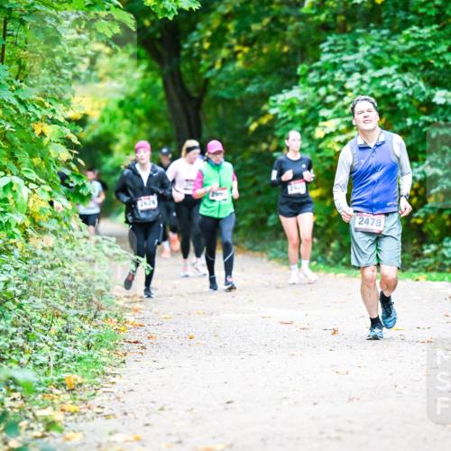 12.10.2025 - Bramfelder Halbmarathon 2025 Dr. Thomas Lammeyer http://msf.ph/oto/9355935 12.10.2025 10:55:20 Laufen 2629, 2923, 2478 meine-sportfotos.de