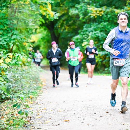 12.10.2025 - Bramfelder Halbmarathon 2025 Dr. Thomas Lammeyer http://msf.ph/oto/9355959 12.10.2025 10:55:23 Laufen 2478 meine-sportfotos.de