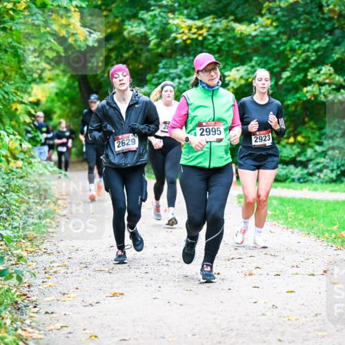 12.10.2025 - Bramfelder Halbmarathon 2025 Dr. Thomas Lammeyer http://msf.ph/oto/9355977 12.10.2025 10:55:26 Laufen 2629, 28, 2995, 2923 meine-sportfotos.de