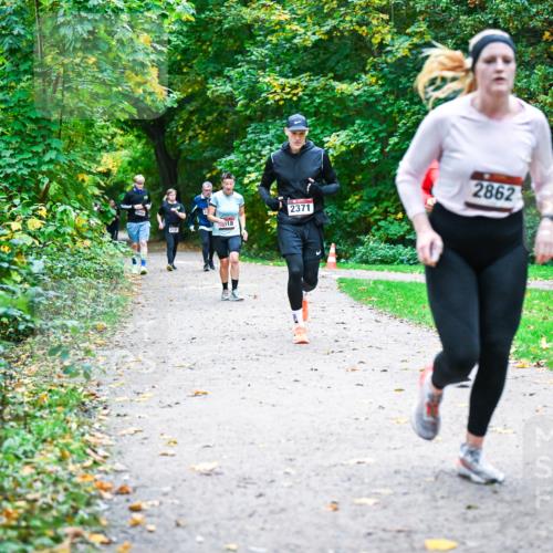 12.10.2025 - Bramfelder Halbmarathon 2025 Dr. Thomas Lammeyer http://msf.ph/oto/9355999 12.10.2025 10:55:30 Laufen 2101, 2371, 2862 meine-sportfotos.de