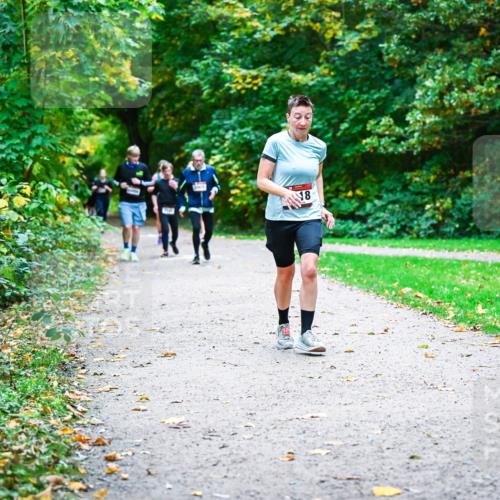 12.10.2025 - Bramfelder Halbmarathon 2025 Dr. Thomas Lammeyer http://msf.ph/oto/9356016 12.10.2025 10:55:34 Laufen 18 meine-sportfotos.de