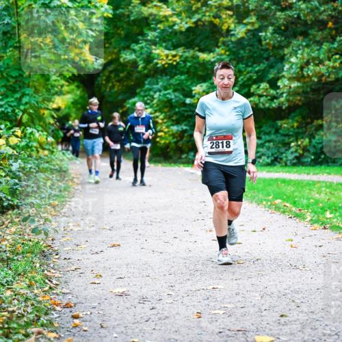 12.10.2025 - Bramfelder Halbmarathon 2025 Dr. Thomas Lammeyer http://msf.ph/oto/9356020 12.10.2025 10:55:35 Laufen 2818 meine-sportfotos.de