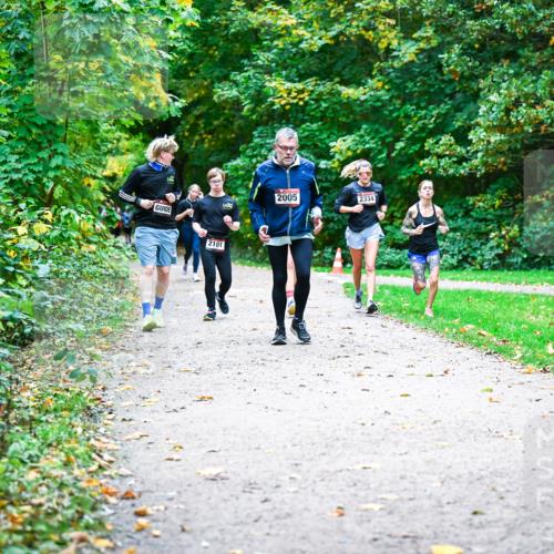 12.10.2025 - Bramfelder Halbmarathon 2025 Dr. Thomas Lammeyer http://msf.ph/oto/9356035 12.10.2025 10:55:39 Laufen 2101, 2005, 2334 meine-sportfotos.de