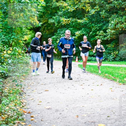 12.10.2025 - Bramfelder Halbmarathon 2025 Dr. Thomas Lammeyer http://msf.ph/oto/9356037 12.10.2025 10:55:39 Laufen 2101, 2334, 2005 meine-sportfotos.de