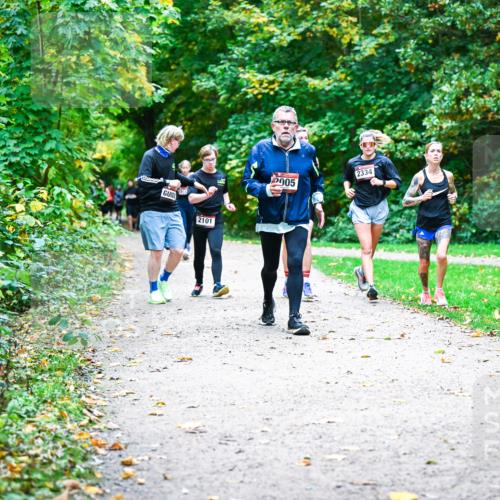 12.10.2025 - Bramfelder Halbmarathon 2025 Dr. Thomas Lammeyer http://msf.ph/oto/9356042 12.10.2025 10:55:40 Laufen 2101, 2334, 005 meine-sportfotos.de