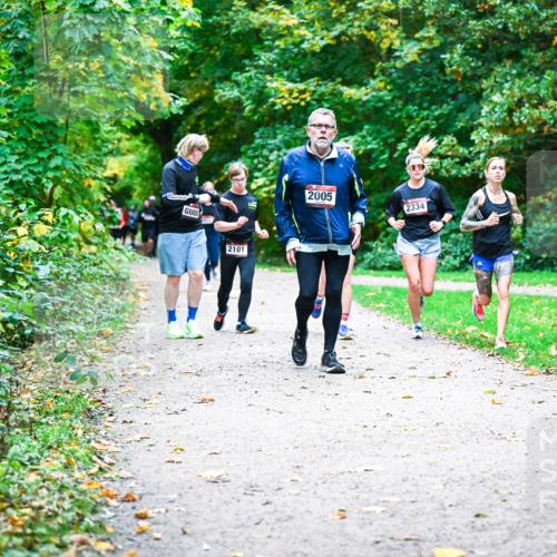 12.10.2025 - Bramfelder Halbmarathon 2025 Dr. Thomas Lammeyer http://msf.ph/oto/9356043 12.10.2025 10:55:40 Laufen 2005, 2101, 2334 meine-sportfotos.de