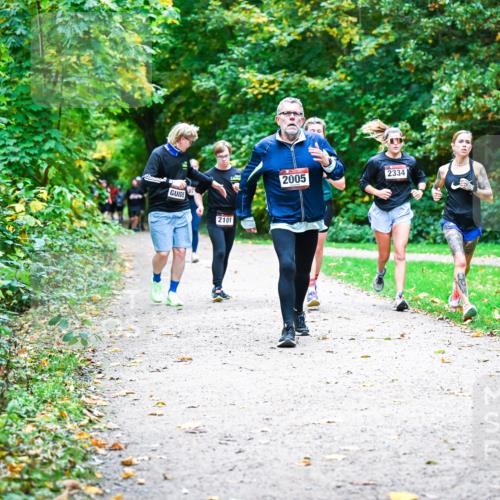 12.10.2025 - Bramfelder Halbmarathon 2025 Dr. Thomas Lammeyer http://msf.ph/oto/9356045 12.10.2025 10:55:40 Laufen 2101, 2005, 2334 meine-sportfotos.de