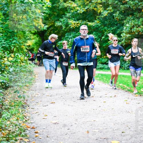 12.10.2025 - Bramfelder Halbmarathon 2025 Dr. Thomas Lammeyer http://msf.ph/oto/9356046 12.10.2025 10:55:40 Laufen 2101, 2005, 2334 meine-sportfotos.de