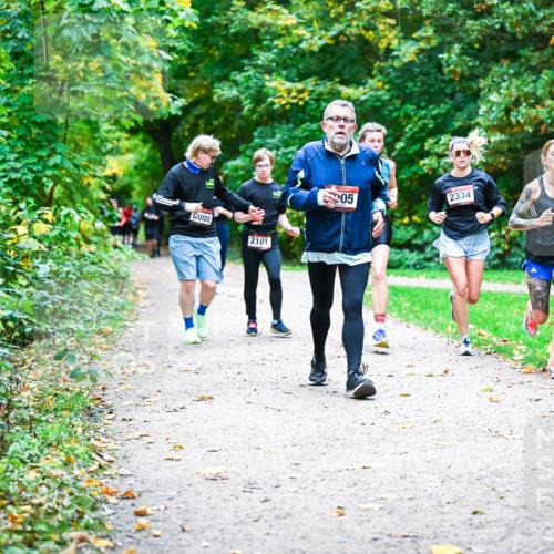 12.10.2025 - Bramfelder Halbmarathon 2025 Dr. Thomas Lammeyer http://msf.ph/oto/9356048 12.10.2025 10:55:40 Laufen 2101, 05, 2334 meine-sportfotos.de
