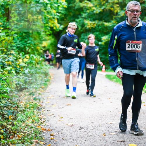 12.10.2025 - Bramfelder Halbmarathon 2025 Dr. Thomas Lammeyer http://msf.ph/oto/9356056 12.10.2025 10:55:42 Laufen 2101, 2005 meine-sportfotos.de