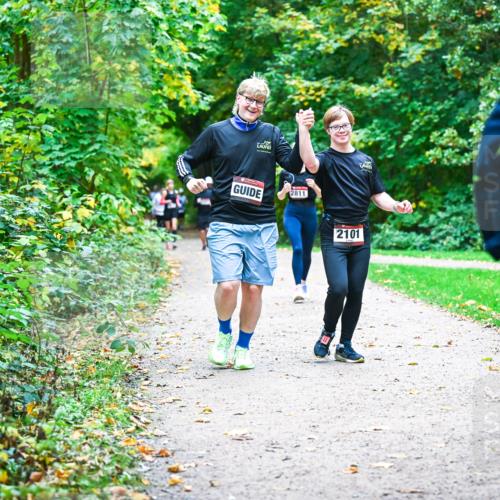 12.10.2025 - Bramfelder Halbmarathon 2025 Dr. Thomas Lammeyer http://msf.ph/oto/9356060 12.10.2025 10:55:43 Laufen 2811, 2101, 2 meine-sportfotos.de
