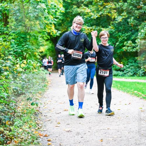 12.10.2025 - Bramfelder Halbmarathon 2025 Dr. Thomas Lammeyer http://msf.ph/oto/9356061 12.10.2025 10:55:44 Laufen 811, 2101 meine-sportfotos.de