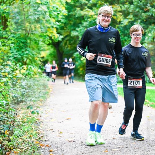 12.10.2025 - Bramfelder Halbmarathon 2025 Dr. Thomas Lammeyer http://msf.ph/oto/9356069 12.10.2025 10:55:45 Laufen 2101 meine-sportfotos.de