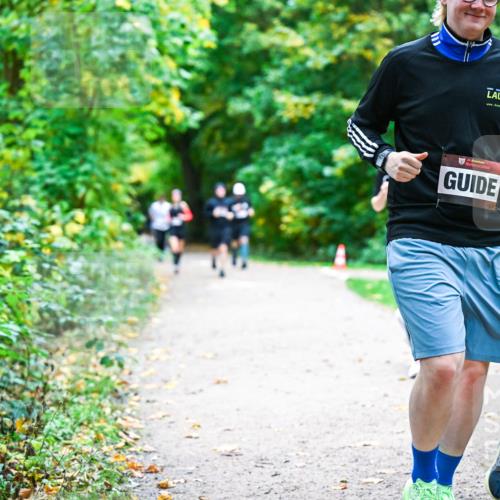 12.10.2025 - Bramfelder Halbmarathon 2025 Dr. Thomas Lammeyer http://msf.ph/oto/9356074 12.10.2025 10:55:46 Laufen 2101 meine-sportfotos.de